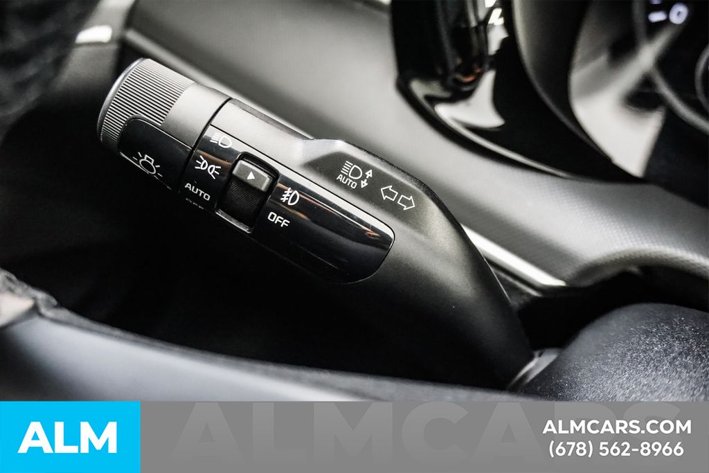 Used 2022 White Kia GT-Line image 28