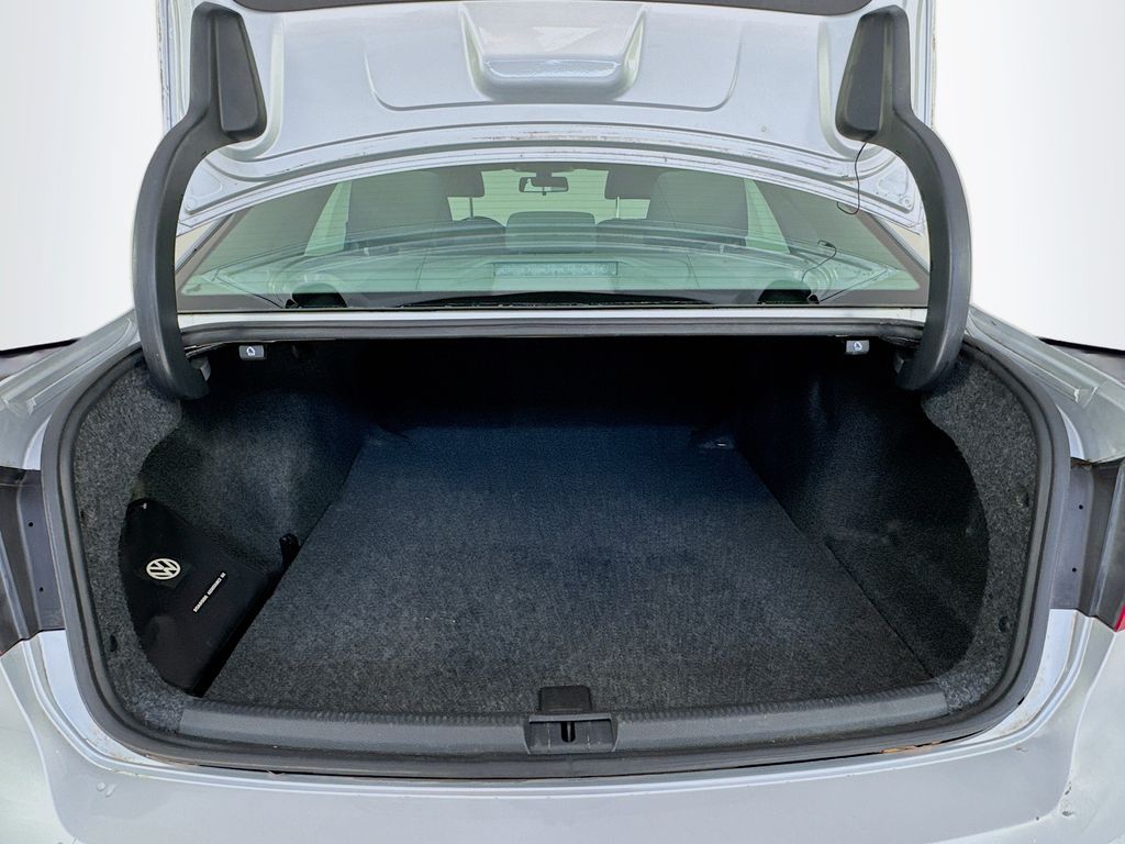 Used Car 2015 Volkswagen Passat  1.8t S For Sale Under $10,000 In Austin, Texas