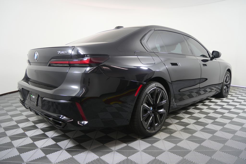 Thumbnail: 2023 BMW 7 Series - 3