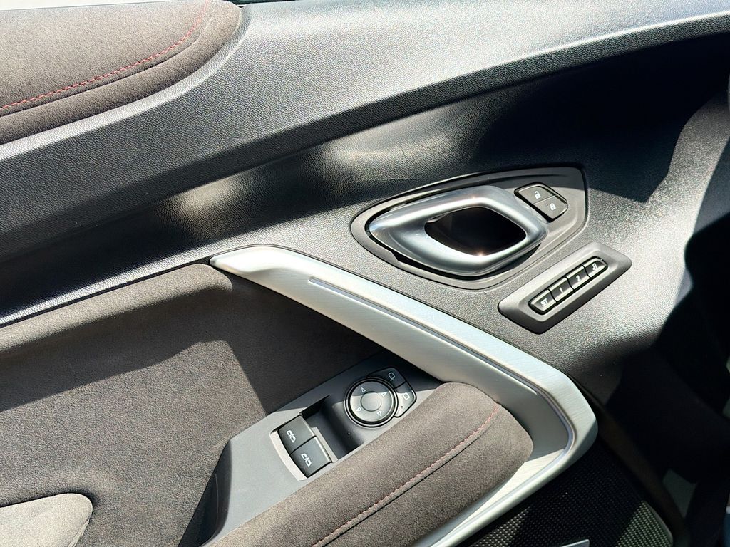 Used 2022 Gray Chevrolet ZL1 image 17