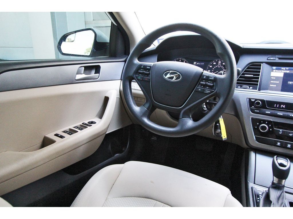 2017 Hyundai Sonata SE White at Autostrade