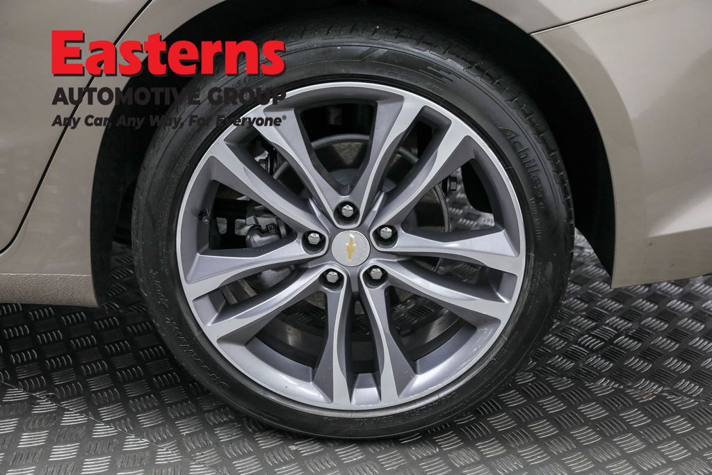 Used 2024 Gray Chevrolet LT image 34