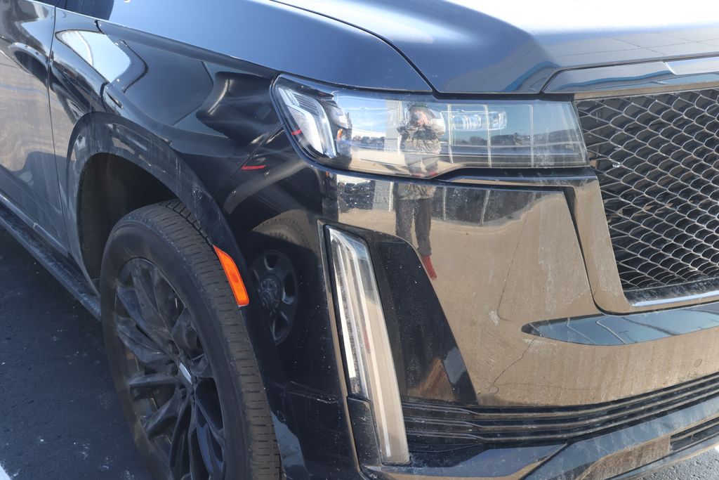 Thumbnail: 2023 Cadillac Escalade - 4