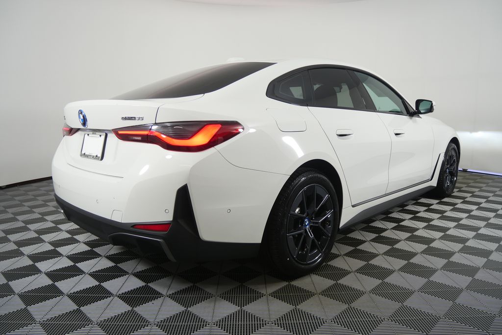 Thumbnail: 2023 BMW i4 - 3