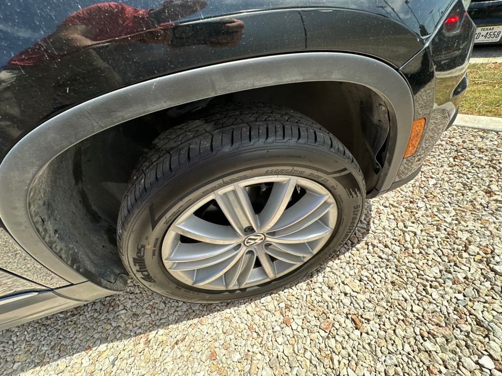 Thumbnail: 2016 Volkswagen Tiguan - 10