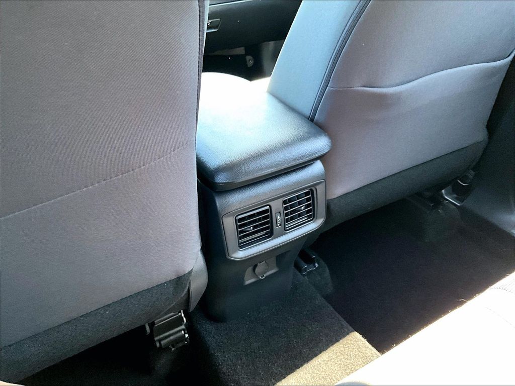 2024 Toyota RAV4 Hybrid — photo 27