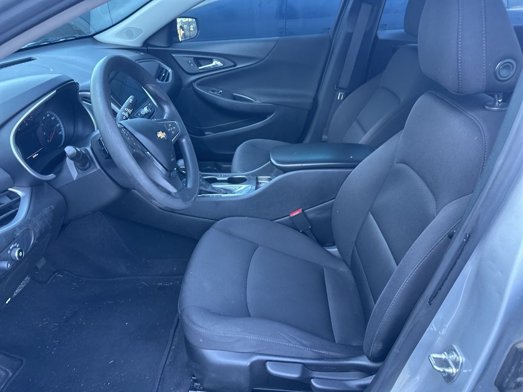 Thumbnail: 2021 Chevrolet Malibu - 10