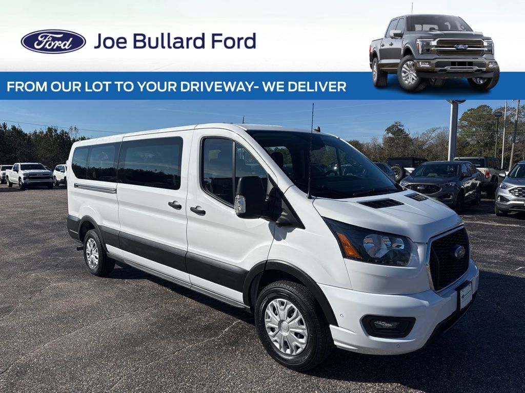 2023 Ford Transit Passenger 350 XLT Low Roof LB RWD