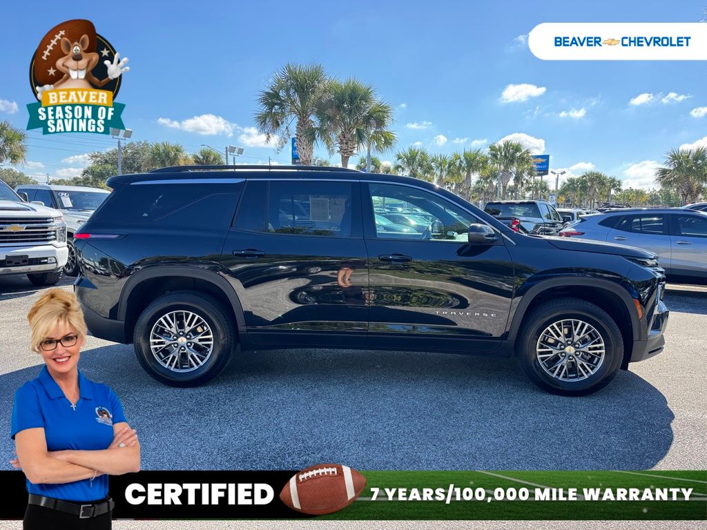 Used 2025 Chevrolet Traverse SUV