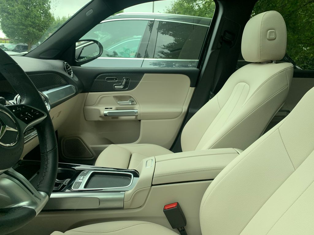 Thumbnail: 2025 Mercedes-Benz GLB - 4