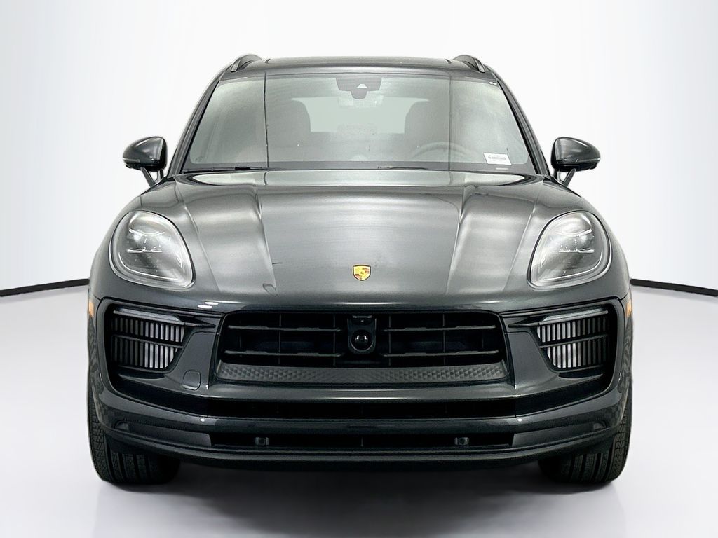 Thumbnail: 2026 Porsche Macan - 10