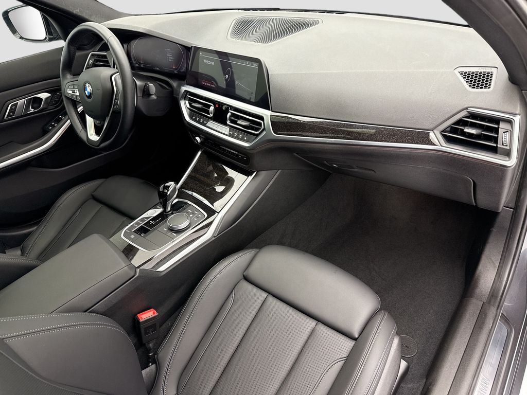 Thumbnail: 2022 BMW 3 Series - 16