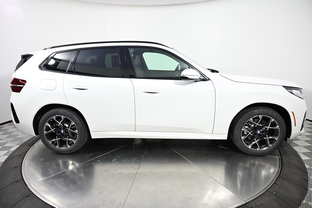 Thumbnail: 2026 BMW X3 - 6