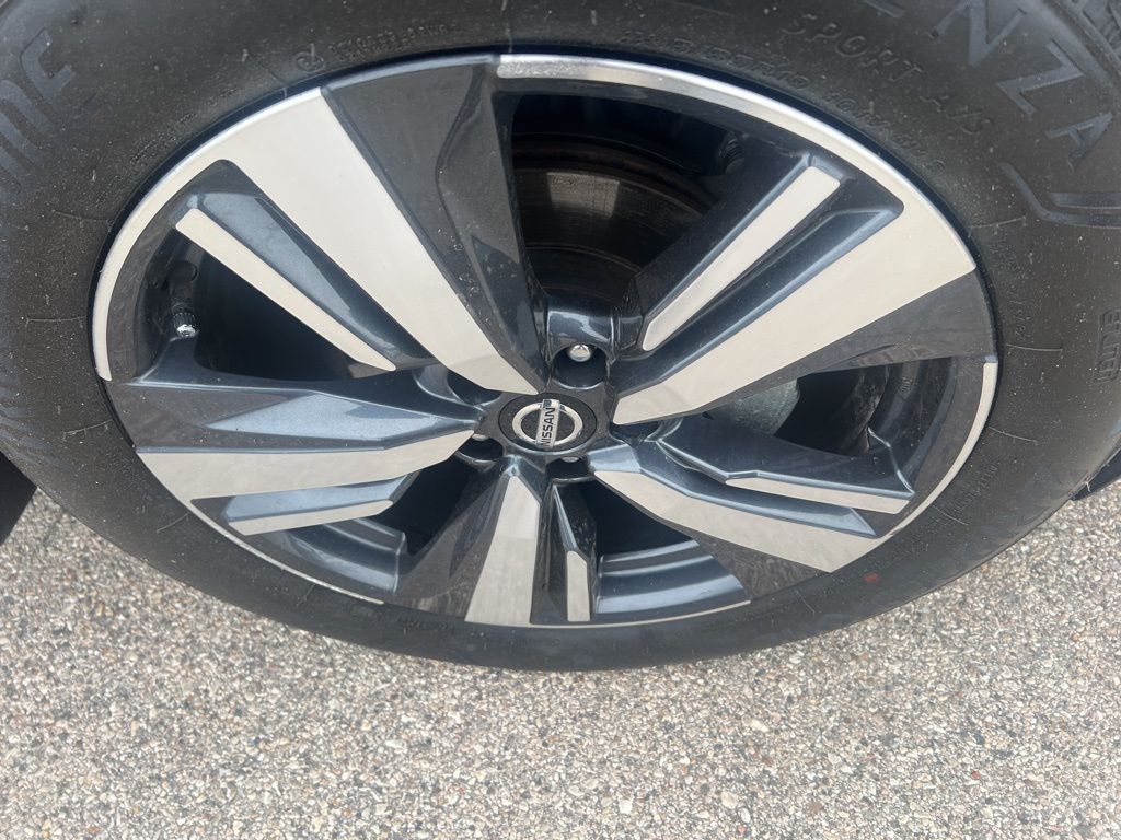 2021 Nissan Rogue SL photo