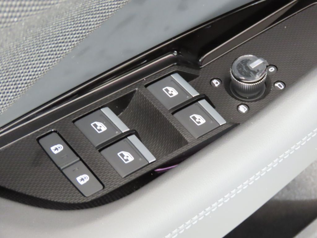 Thumbnail: 2026 Audi Q3 - 31