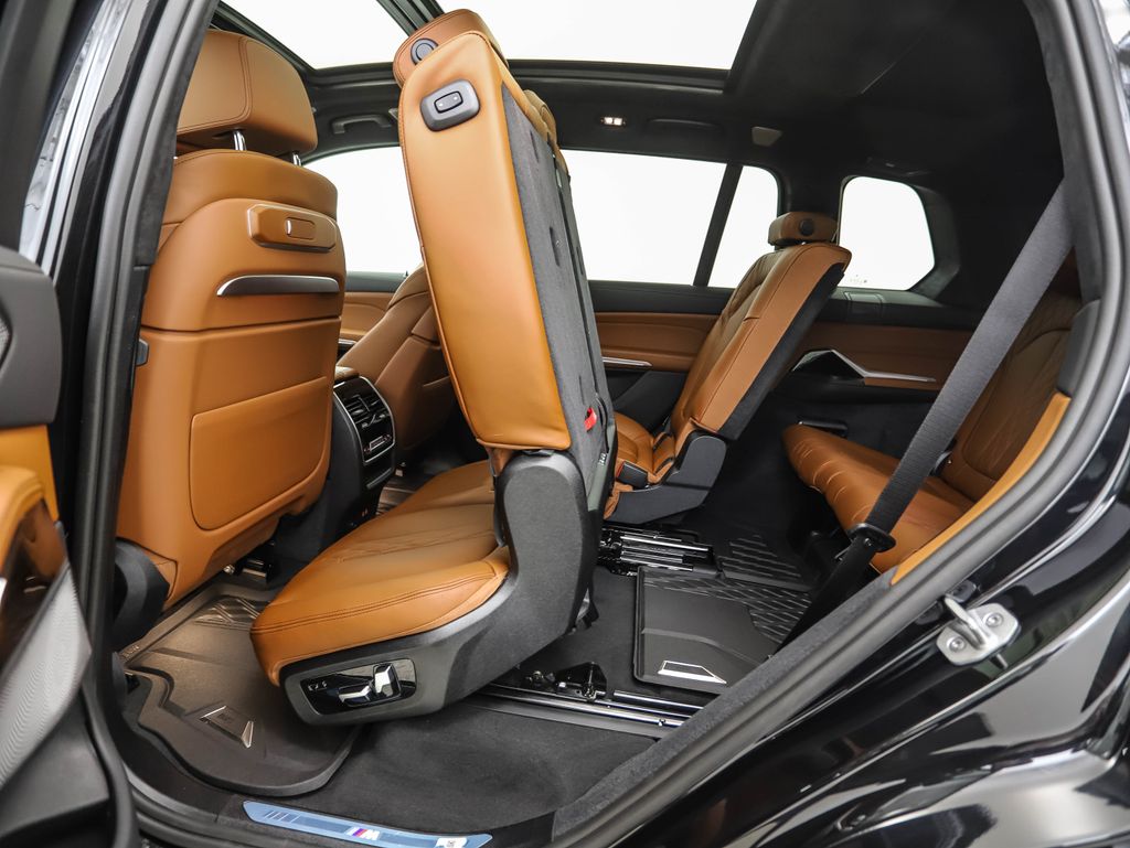 Thumbnail: 2026 BMW X7 - 26