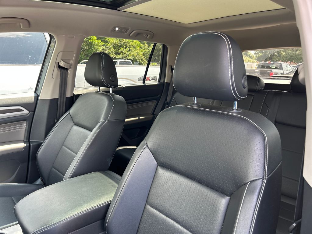 2022 Volkswagen Atlas 3.6L V6 SE w/Technology FWD SUV