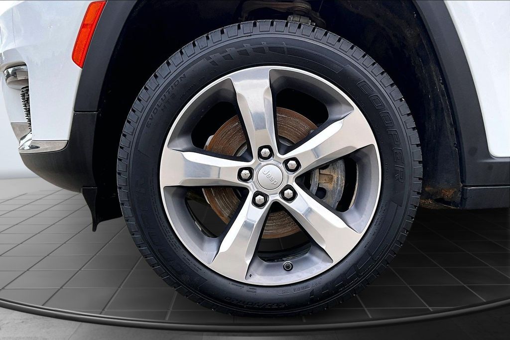 2022 Jeep Grand Cherokee L Limited White at Traditions Chevrolet