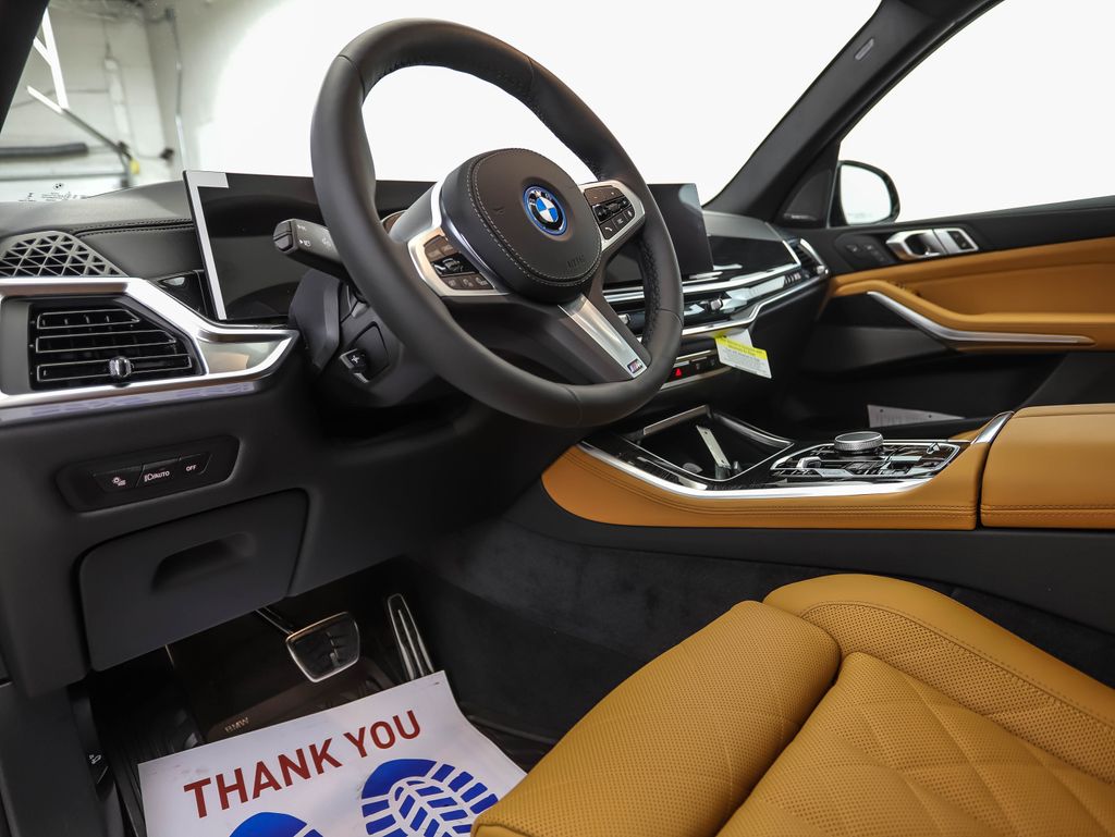 Thumbnail: 2026 BMW X5 - 10