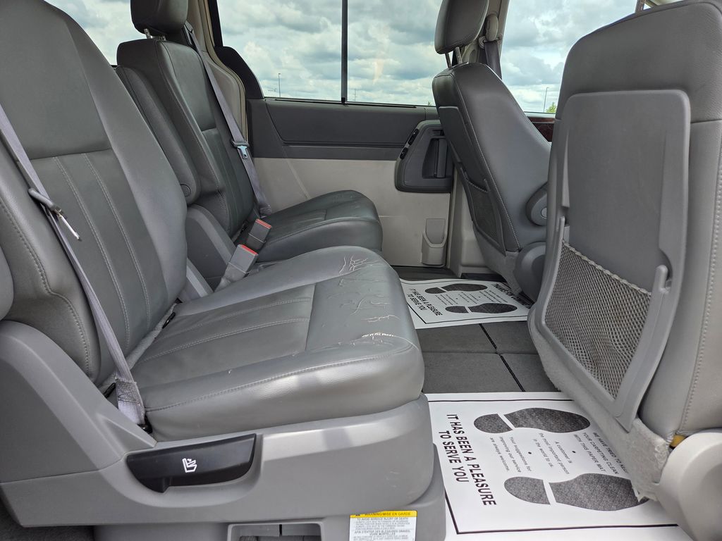 2010 Chrysler Town & Country Touring