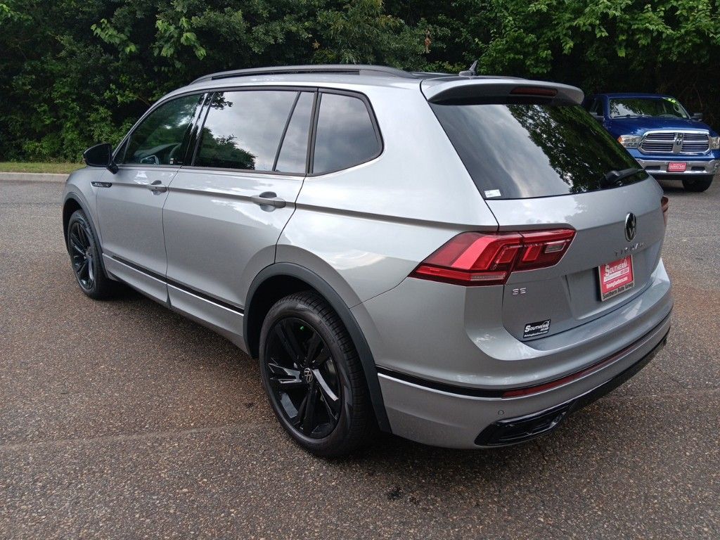 2024 Volkswagen Tiguan 2.0T SE R-Line Black 3