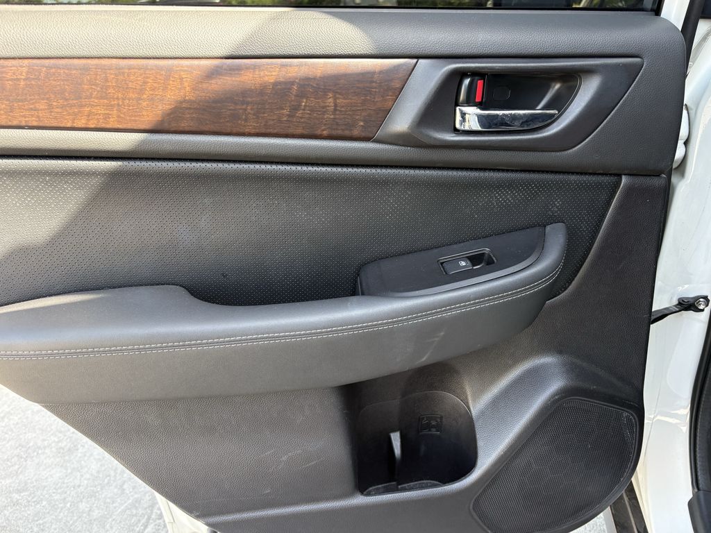 2016 Subaru Outback 2.5i White at Gullo Toyota
