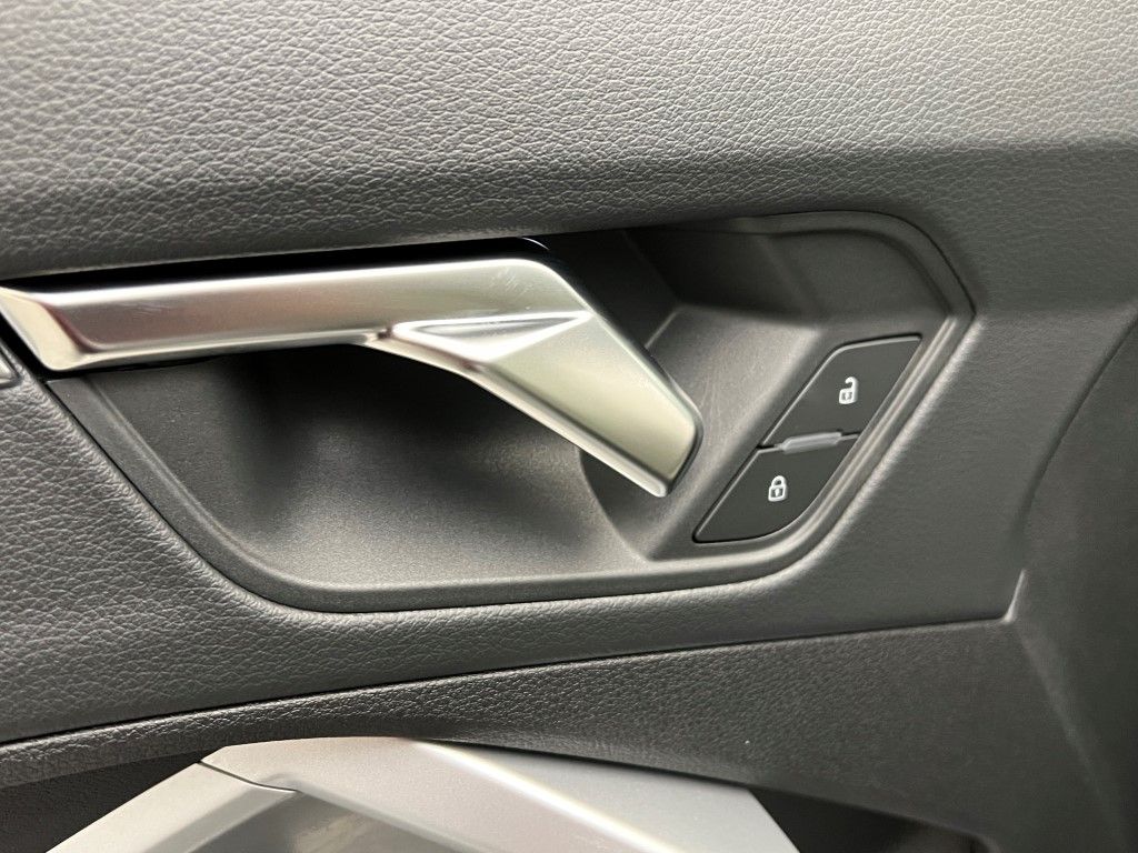 Thumbnail: 2025 Audi Q3 - 31