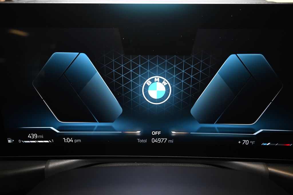 Thumbnail: 2025 BMW 3 Series - 26