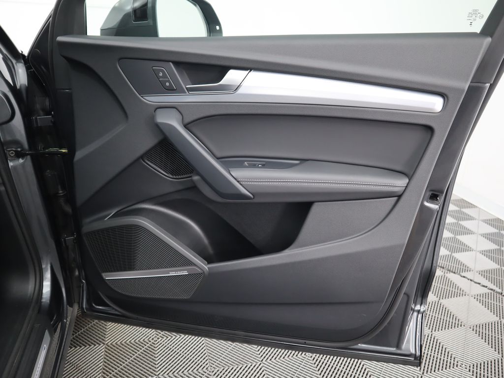 2024 Audi Q5 e Premium 25