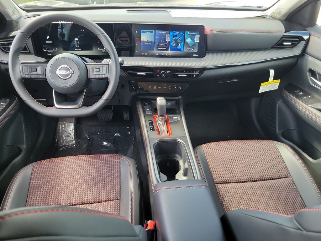 View vehicle photo 7