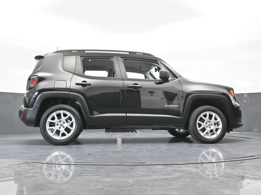Used 2022 Black Clearcoat Jeep Latitude image 64