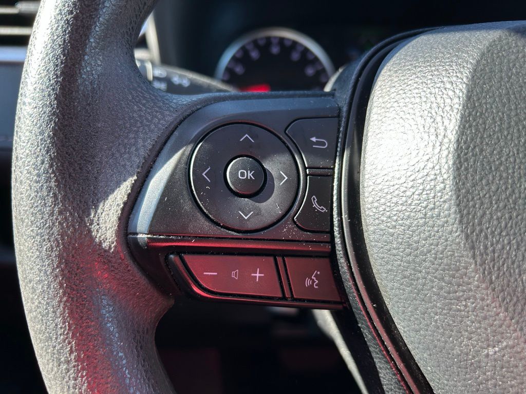 Thumbnail: 2021 Toyota RAV4 - 9