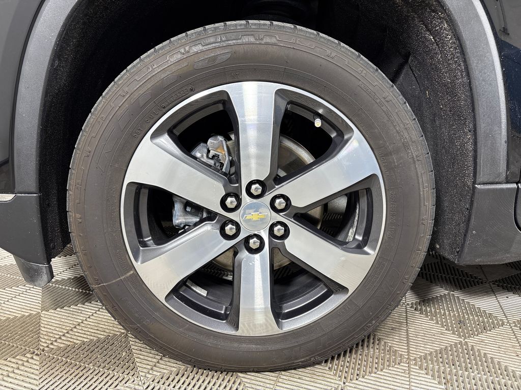 Certified Used 2020 Black Chevrolet 3LT image 12