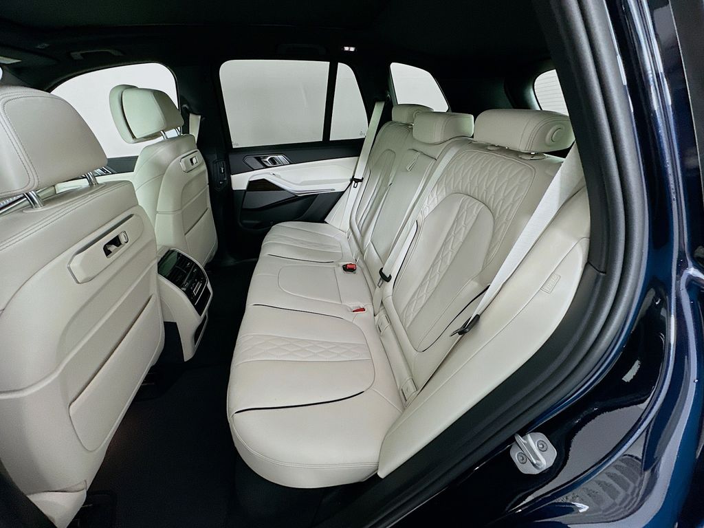 Thumbnail: 2026 BMW X5 - 17