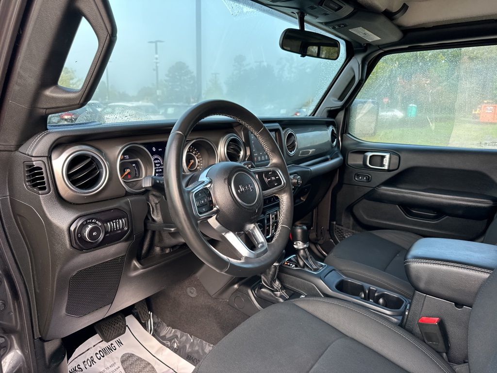 2018 Jeep Wrangler Unlimited Sahara 21