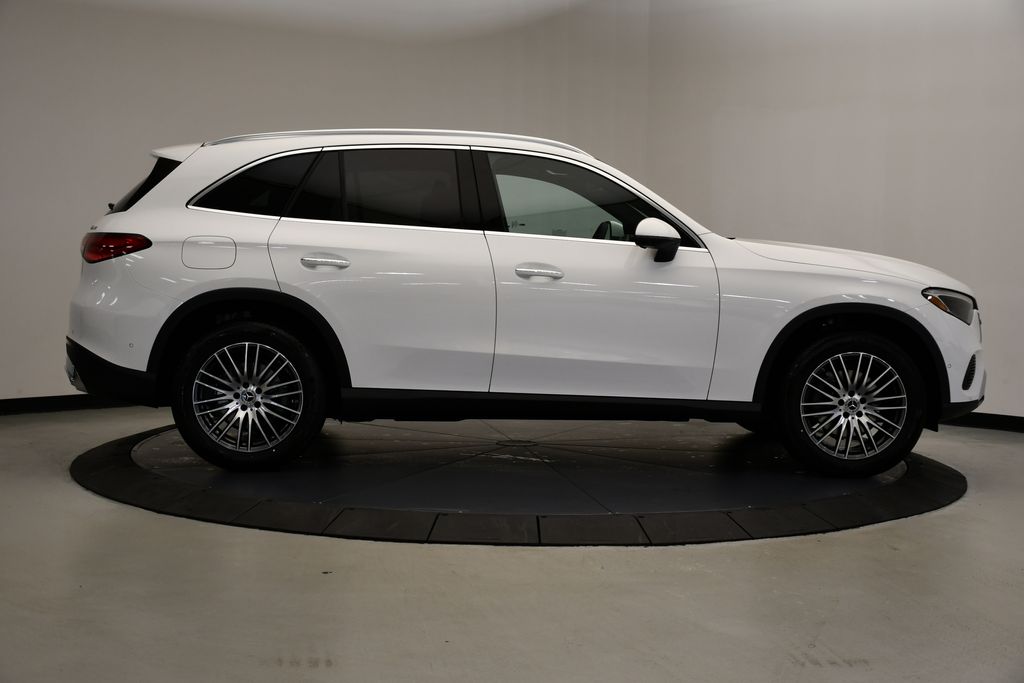 2025 Mercedes-Benz GLC 300 6