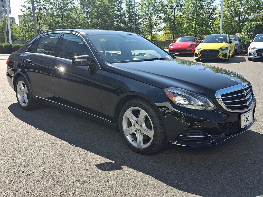Thumbnail: 2014 Mercedes-Benz E-Class - 3