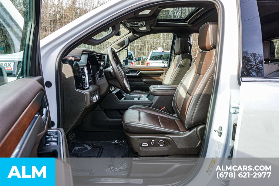 Used 2025 White GMC Denali image 19
