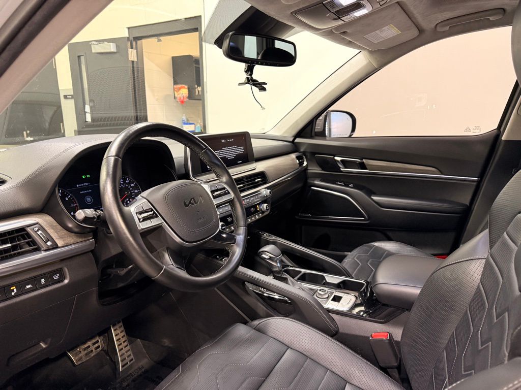 Thumbnail: 2022 Kia Telluride - 11