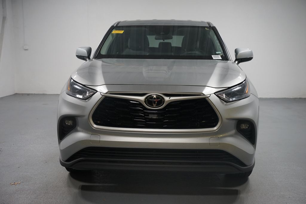 Thumbnail: 2023 Toyota Highlander - 2