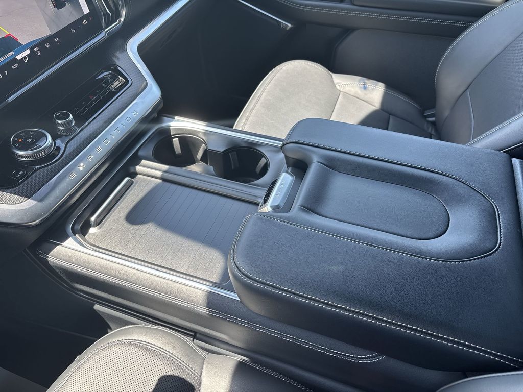 New 2026 Glacier Gray Metallic Tri-Coat Ford Platinum® image 24