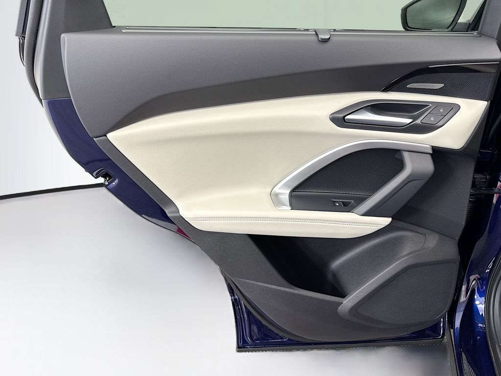 Thumbnail: 2025 Audi Q5 - 25