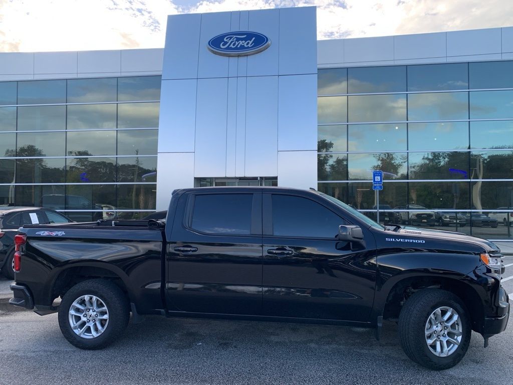 2024 Chevrolet Silverado 1500 4WD Crew Cab Short Bed RST