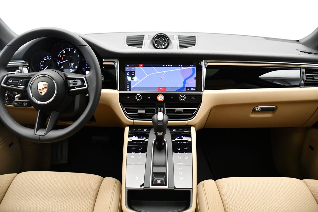 Thumbnail: 2025 Porsche Macan - 22