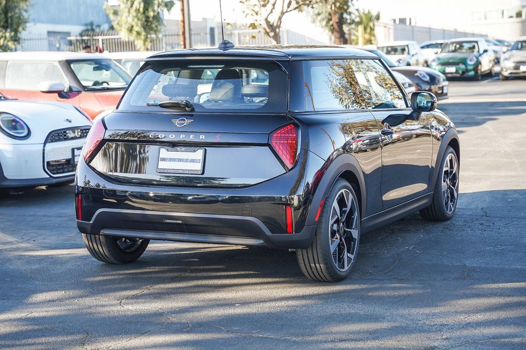 2025 MINI Cooper S  8