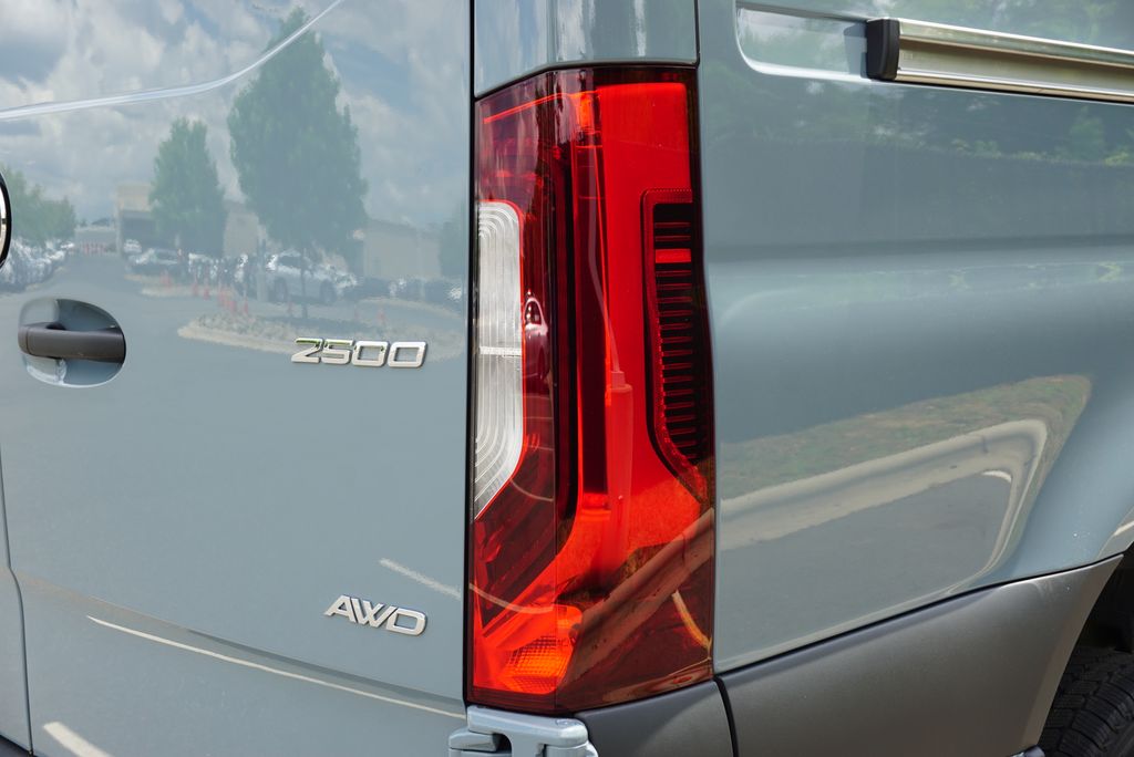 Thumbnail: 2025 Mercedes-Benz Sprinter - 16