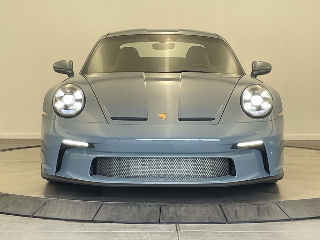 2024 Porsche 911 S/T - 9