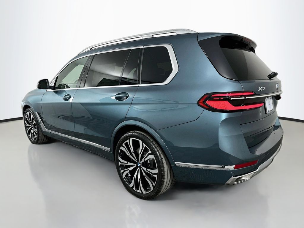 Thumbnail: 2027 BMW X7 - 7