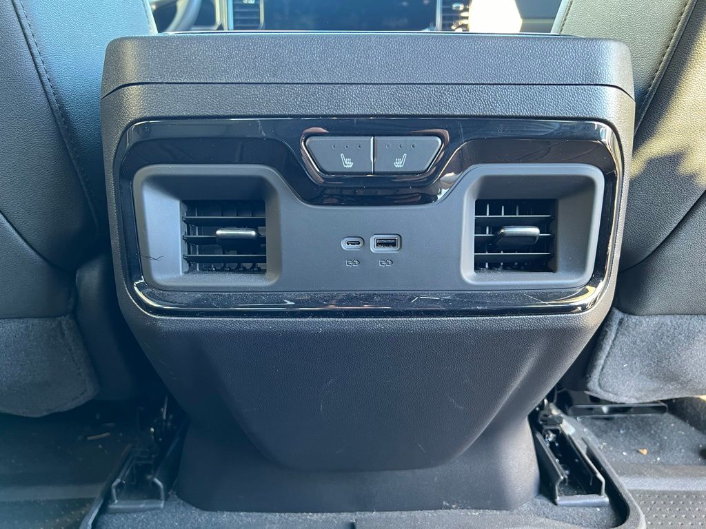 Thumbnail: 2024 Chevrolet Silverado 1500 - 10