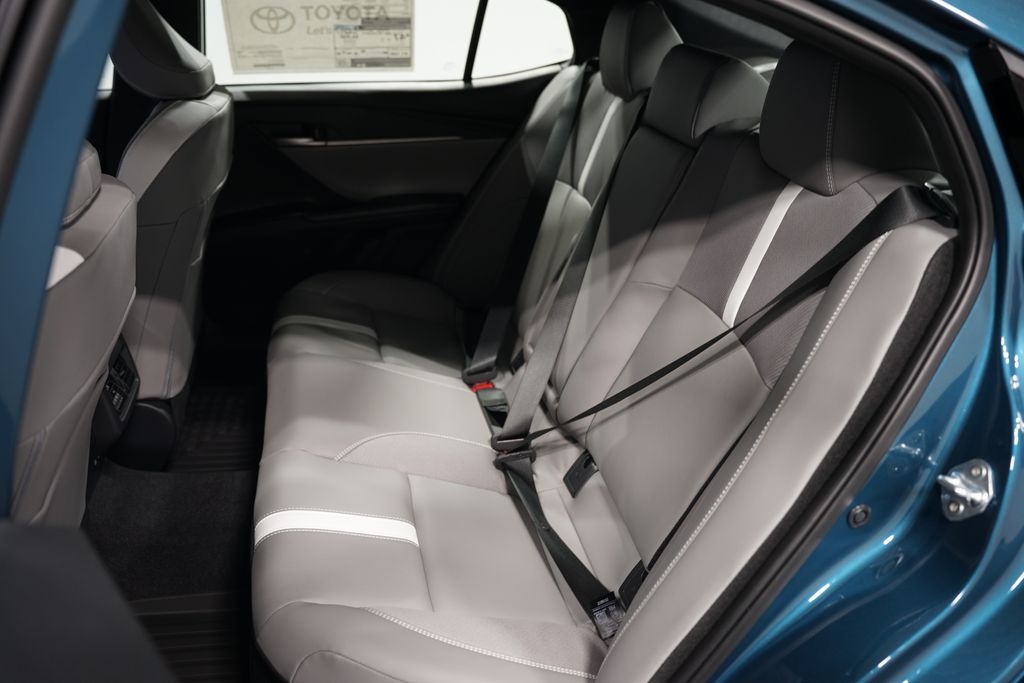 2025 Toyota Camry SE 30
